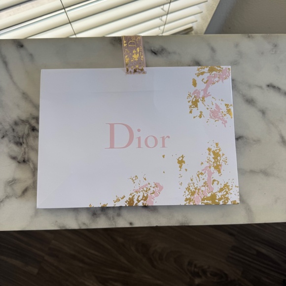 Authentic Limited Edition Dior Pink & Gold Shopping Gift Bag with Gold Star - Picture 3 of 8